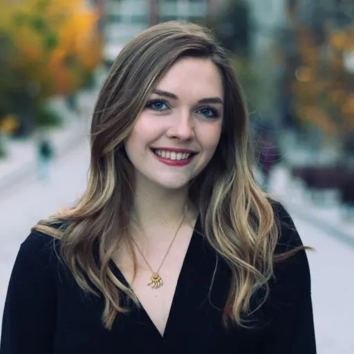 Elise Van Leer (’13)